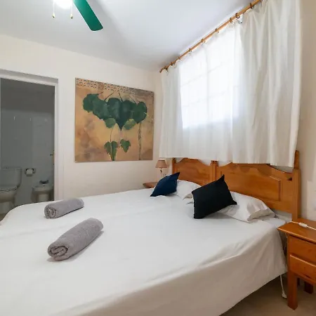 Lightbooking B5 Arenas Apartmán *