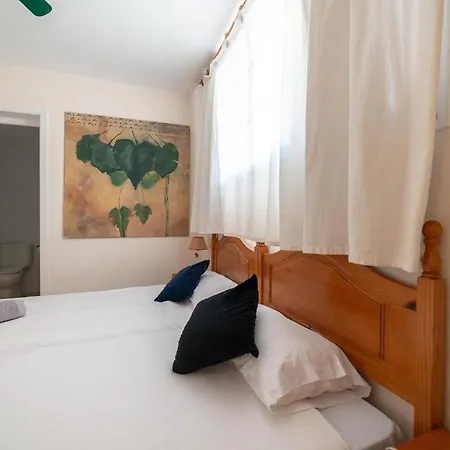 Lightbooking B5 Arenas Apartament